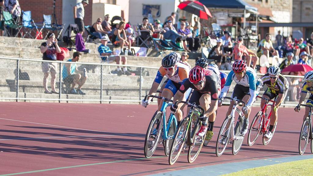 Cyclists race along the back straight at the Tom Flood Sports Centre in Saturday's start to the Bendigo International Madison athletics-cycling carnival. Picture: dionjelbartphotography