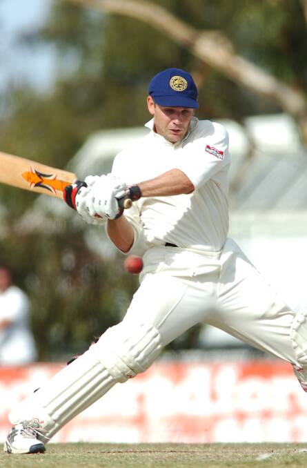 Phil Hetherington bats for Golden Square in the 2006-07 first XI grand final. 