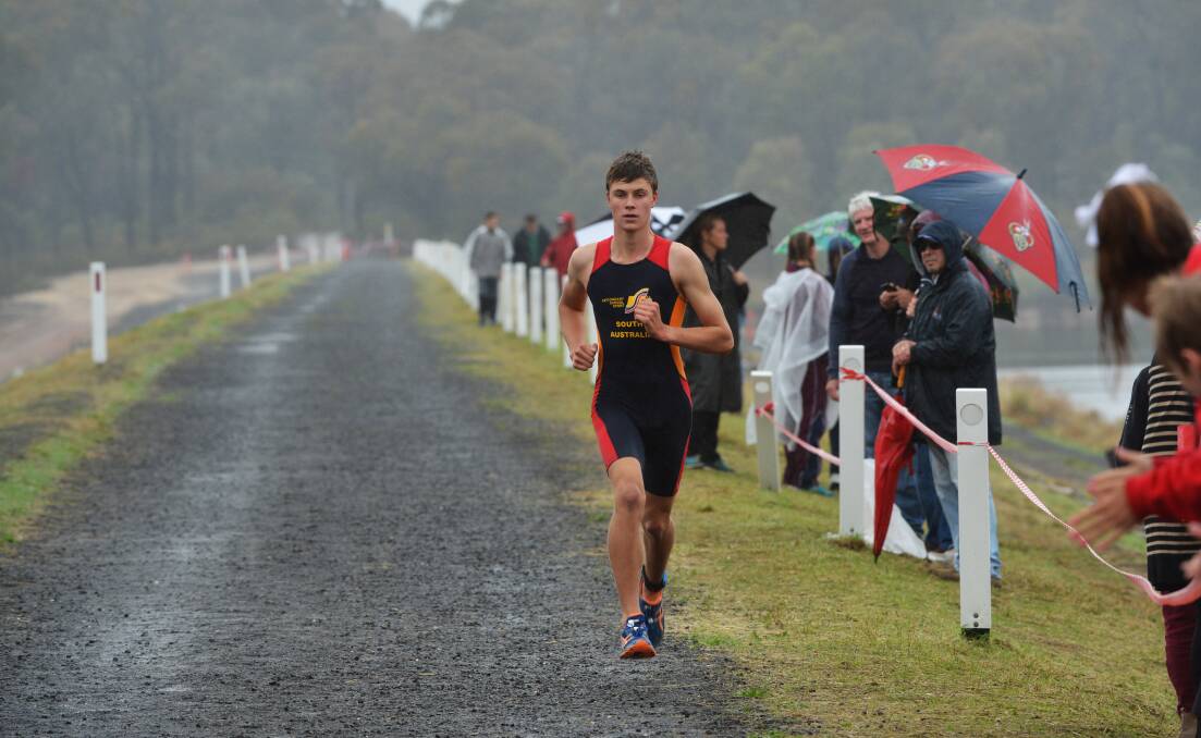 South Australia's Lachlan Ryan runs in the 15-16 years boys division. Picture: BRENDAN McCARTHY