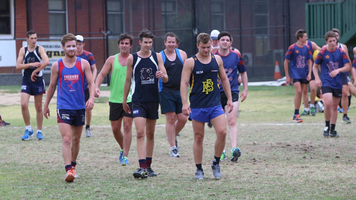 Players head off to start another drill at Sandhurst's training session at Ewing Park. Picture: PETER WEAVING