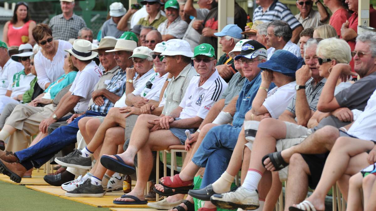 Spectators at the Bendigo Bowls division one grand final in 2011.
