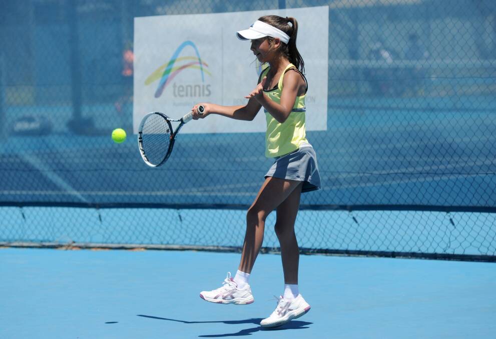 FOREHAND DRIVE: Bendigo's Tiahna Leader in action at the National Junior Tournament played on Bendigo's courts last December. Picture: JODIE DONNELLAN 