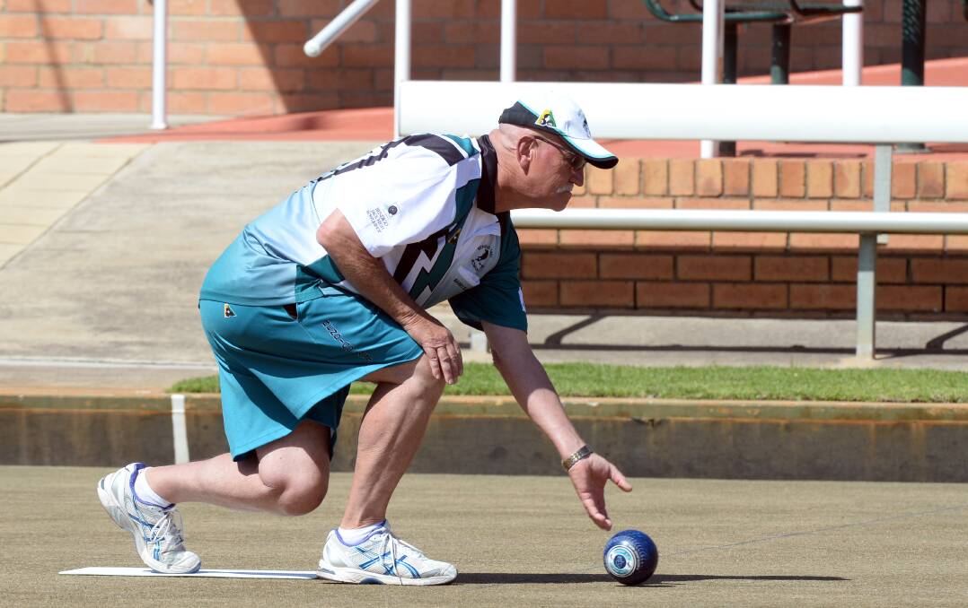 FOCUSED: Barry Ellis bowls for Bendigo East in the division one pennant bowls against Inglewood. Picture: LIZ FLEMING 