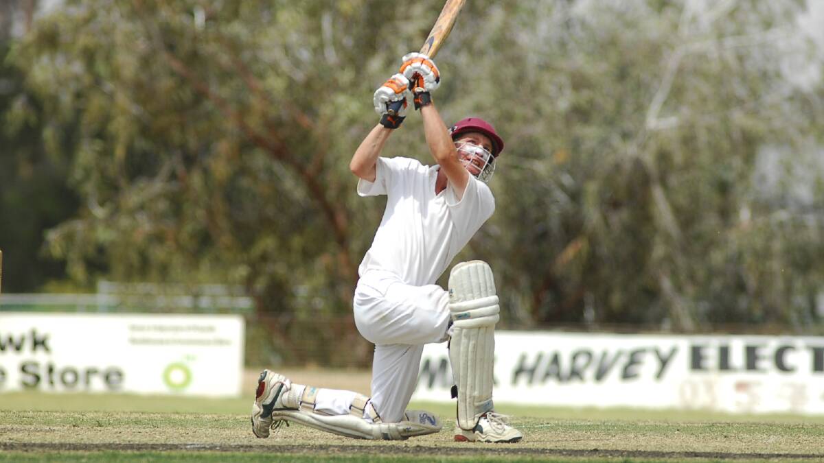 Kyabram's Daniel Hitwell does just that at Eaglehawk's Canterbury Park in 2007. 