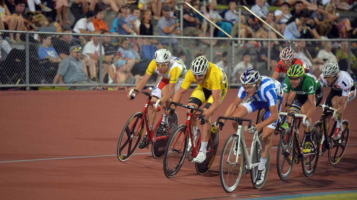 The pace was at a high rate for most of the 200-lap duel for Bendigo International Madison glory. 