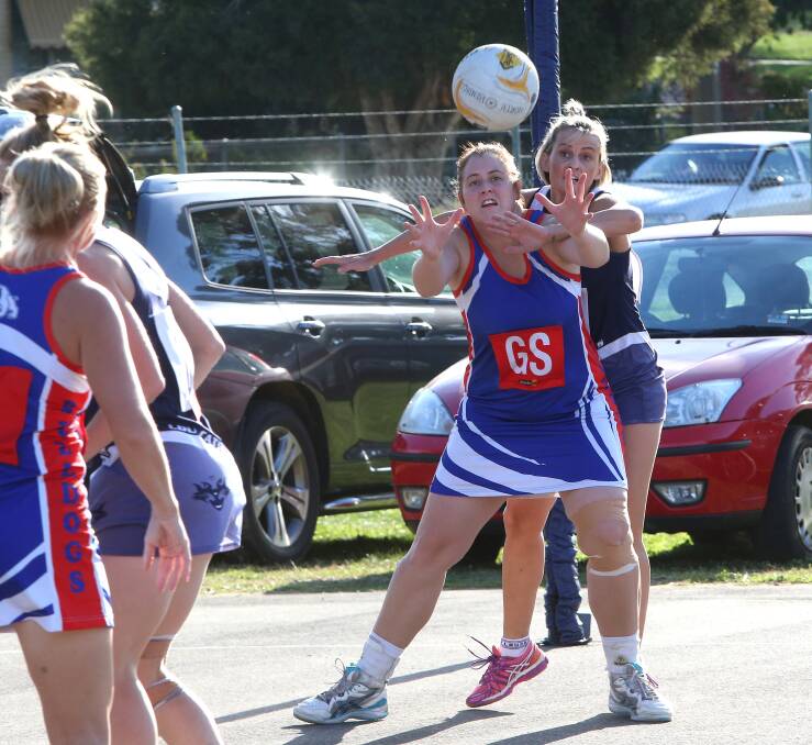 FINE FORM: North Bendigo's Rebecca Smith holds front position in this contest against Lockington-Bamawm United. 