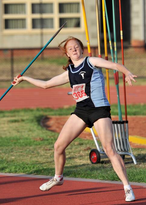 DETERMINATION: Eaglehawk's Gabrielle Kleyn competes in the javelin. Picture: JODIE DONNELLAN
