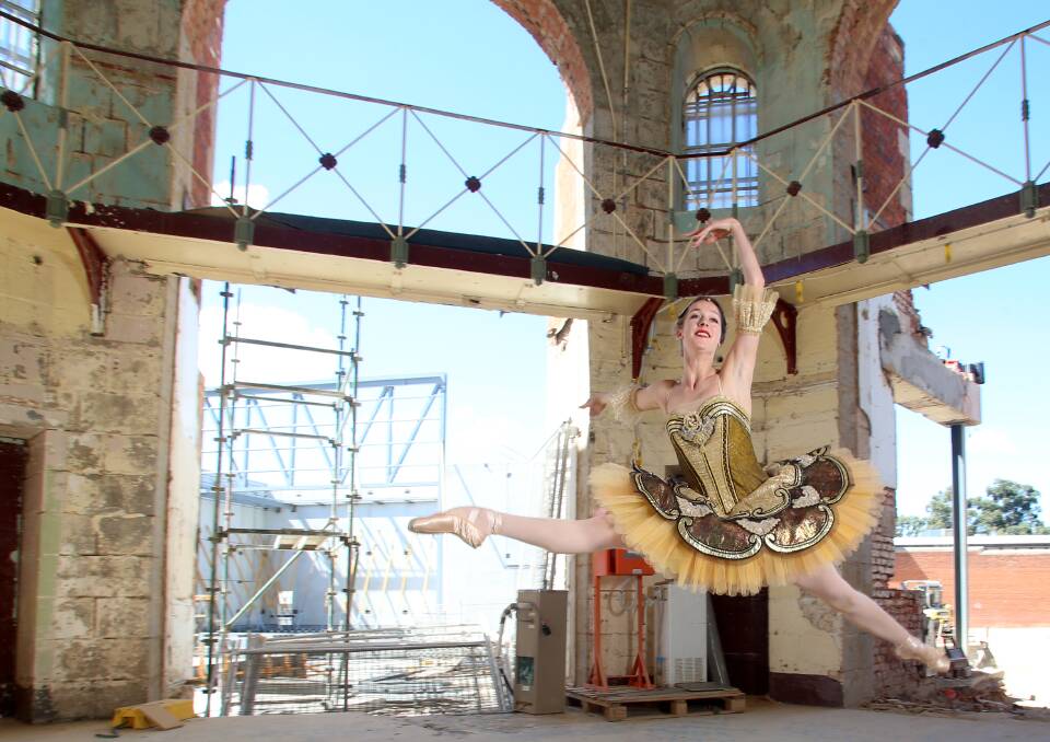 Australian Ballet dancer and Bendigo’s own, Alice Topp returns home to help mark the progress of the construction of the new Ulumbarra Theatre. Picture: GLENN DANIELS