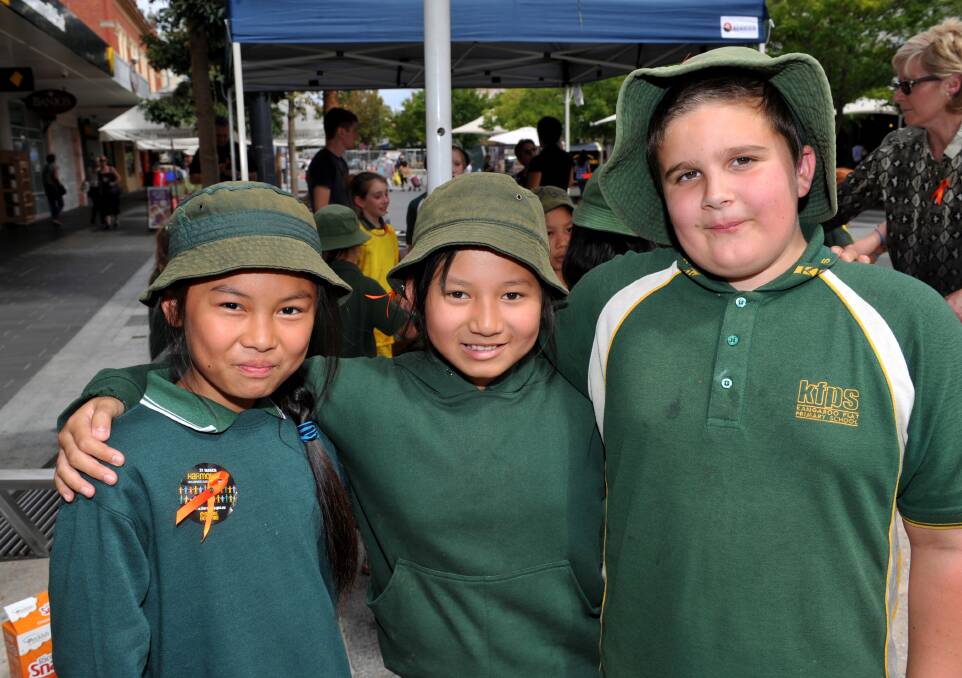 Sonia Teeklu, Ekhu Paw and Tyler Mayer from Kangaroo Flat Primary School. Picture: JODIE DONNELLAN 
