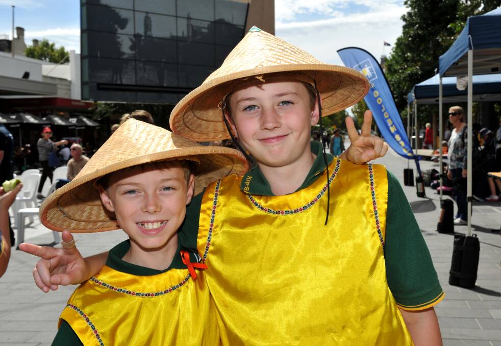Harmony Day in the mall.
Ethan Hunter and Sam Fidge from Kangaroo Flat Primary School. Picture: JODIE DONNELLAN 

