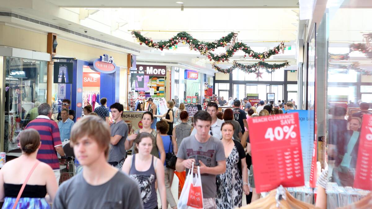 Shoppers seeking last-minute gifts at Bendigo Marketplace. Picture: LIZ FLEMING