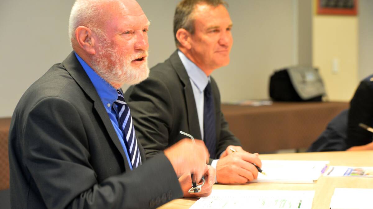 DUO: City of Greater Bendigo mayor Peter Cox and CEO Craig Niemann. Picture: BRENDAN McCARTHY 