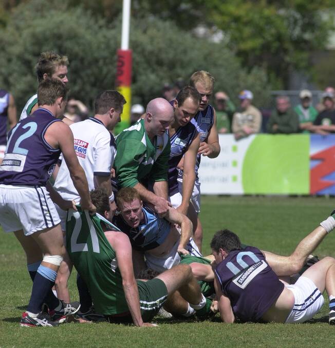 Kangaroo Flat and Eaglehawk battle in their second BFNL Good Friday game in 2005.