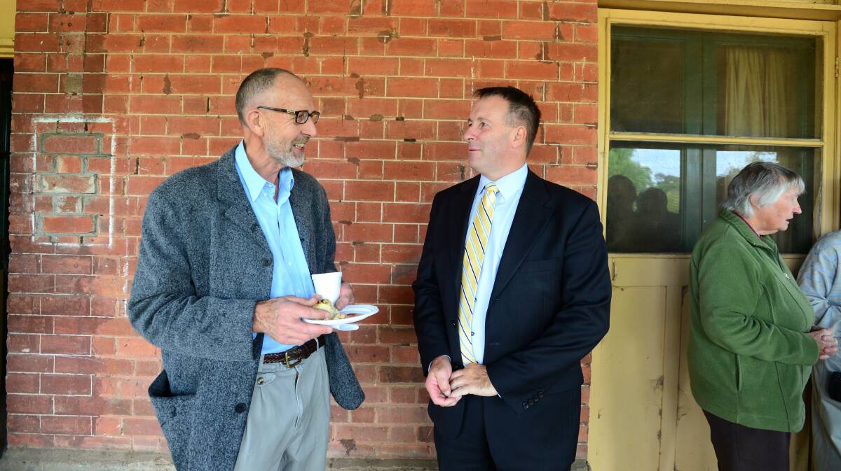 Barry Norman from Fusspots and Loddon Shire CEO John McLinden.