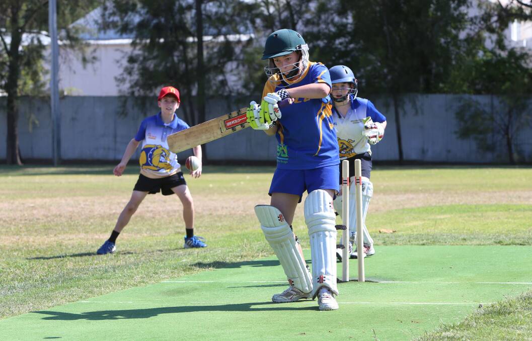 McDonald's Summer Cricket Camp at Ewing Park Bendigo.
Thomas Staniforth gets this one away. Picture: PETER WEAVING
