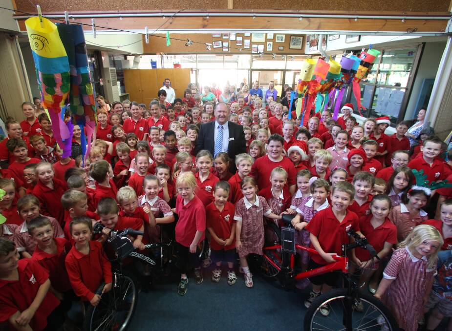 SURPRISE: Mayor Barry Lyon with Epsom students. Picture: PETER WEAVING