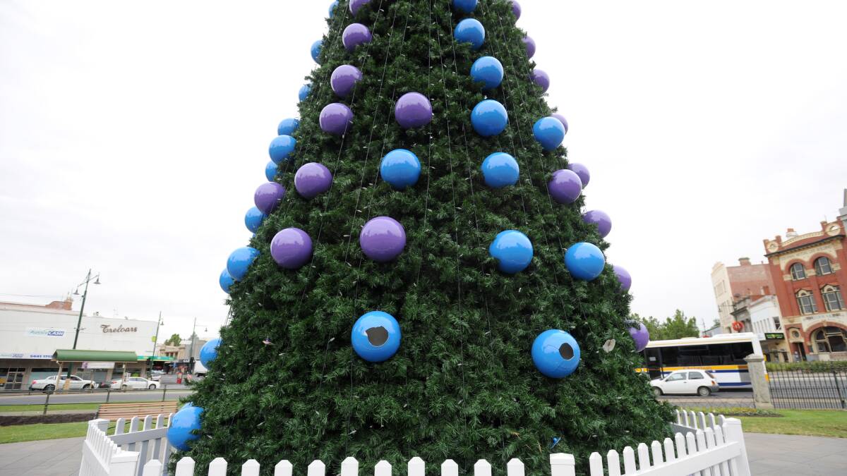 The Rosalind Park Christmas tree has been vandalised. Picture: JODIE DONNELLAN