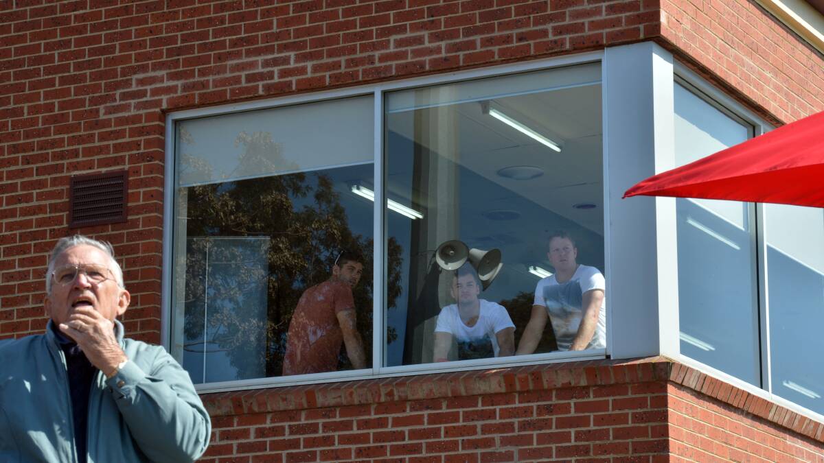 Onlookers at the Bendigo Football League grand final. Picture: BRENDAN McCARTHY