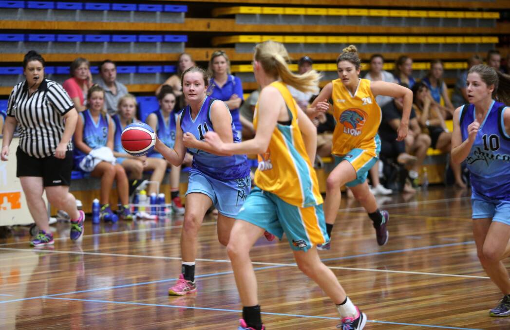 FIRED UP: Rebecca Kellett in action during the basketball tournament at the Bendigo Stadium. Picture: PETER WEAVING