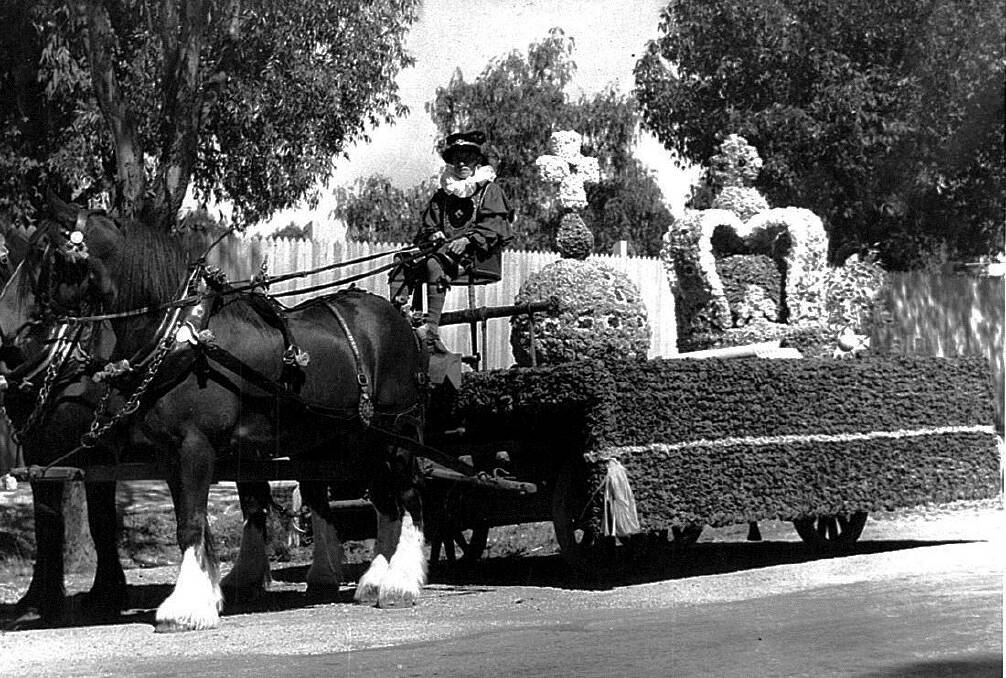 This  original Bendigo Advertiser photo shows an old Easter float. The date the photo was taken is unknown. 