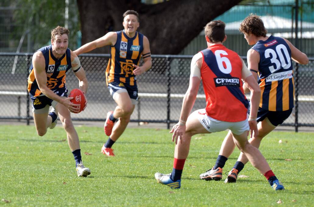 Tyrone Downie surges clear in search of a goal for the Bendigo Gold. Picture: BRENDAN McCARTHY