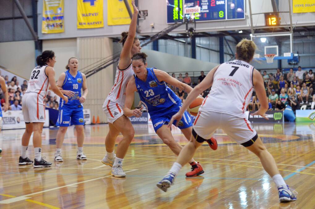 GRAND RIVALRY: The Bendigo Spirit and Townsville Fire will be reacquainted in round one of the 2014-15 WNBL season. Picture: BRENDAN McCARTHY