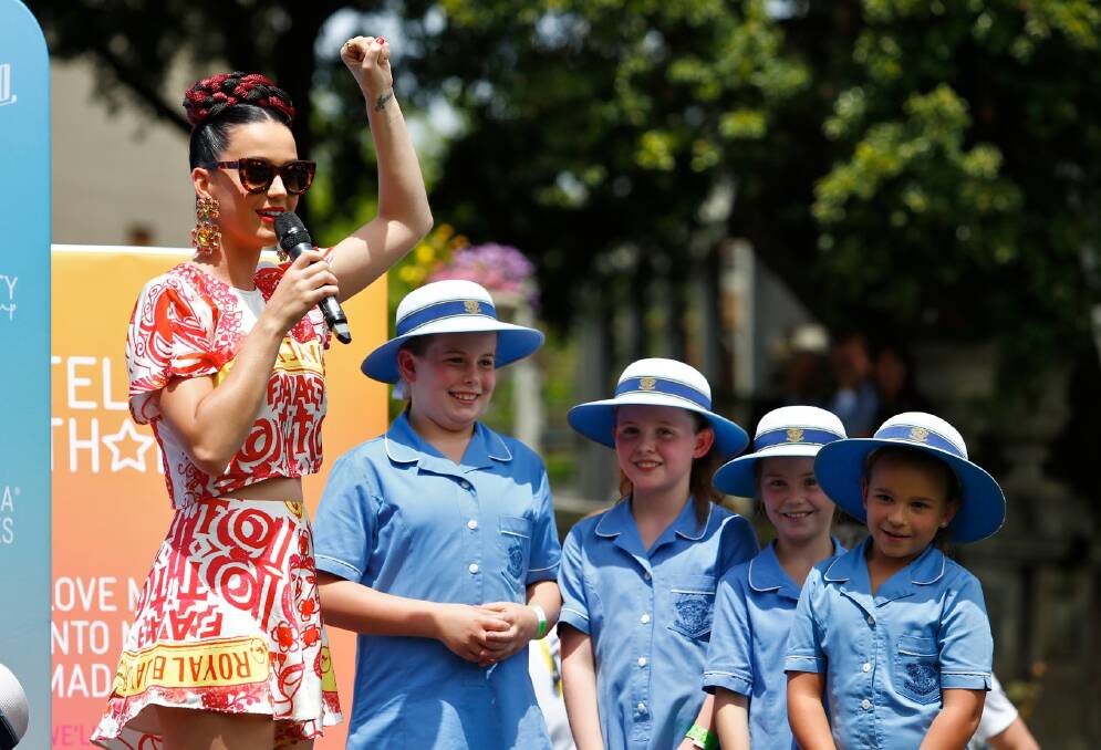 Katy Perry with students from Loreto Mandeville Hall. Picture: EDDIE JIM