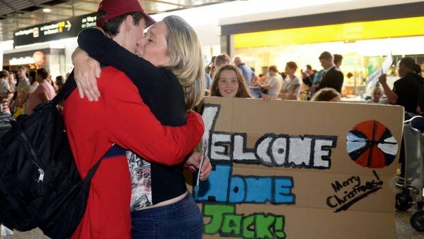 Thousands fly home for Christmas