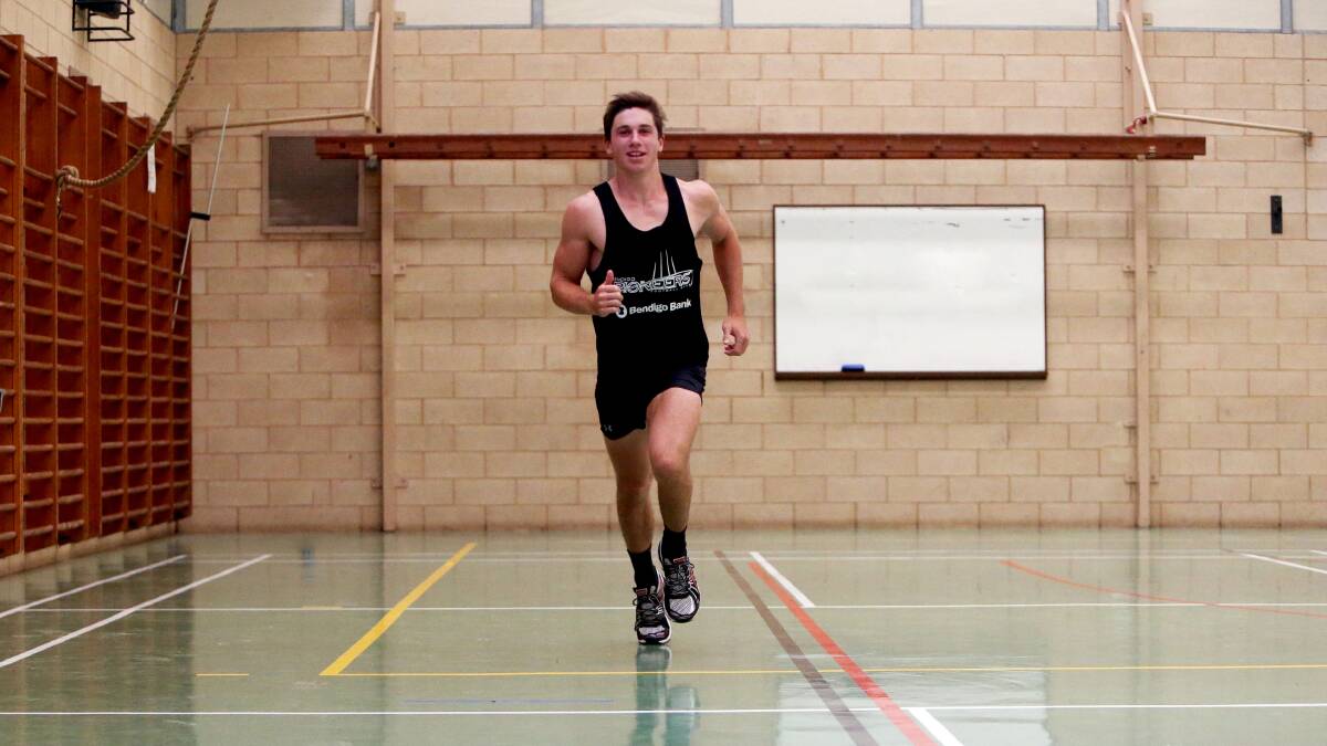 Bailey Edwards participating in a pre-season beep test
