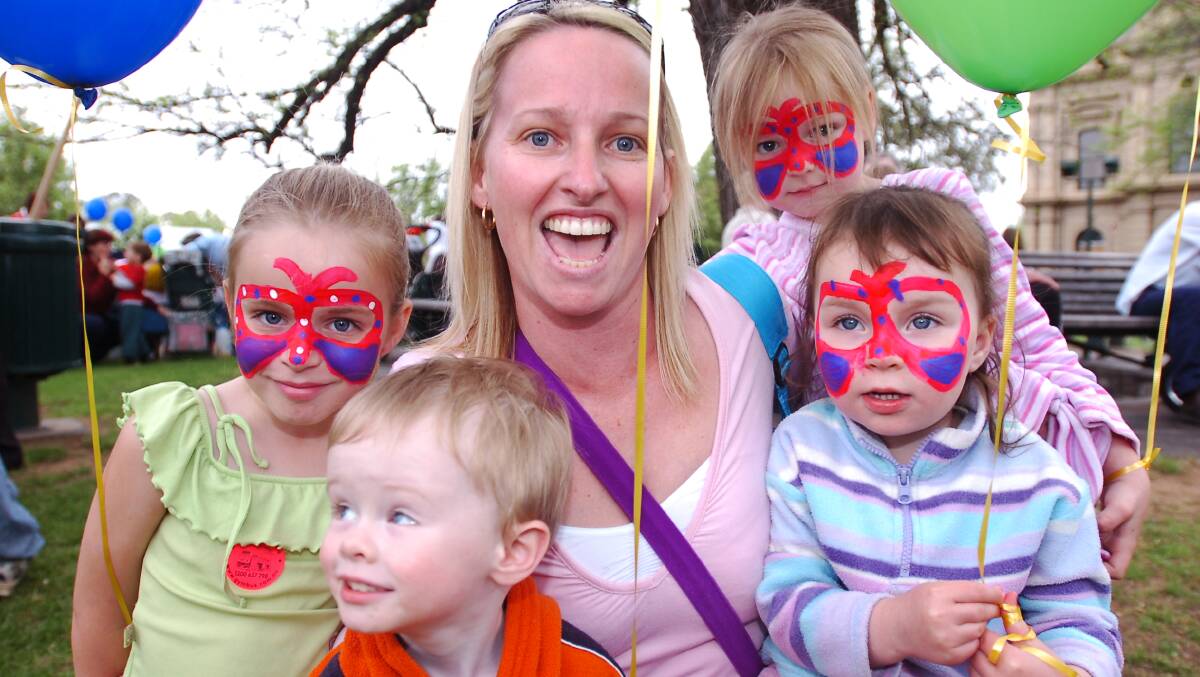 Eliza, Tanika, Britney, Sam(MUM) Love and Dylan Wiltshire at the kids character carnival
pic by Bill Conroy 29/10/05