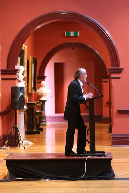 Bill Henson talks to students at Bendigo Art Gallery.
Photo Peter Weaving 210213