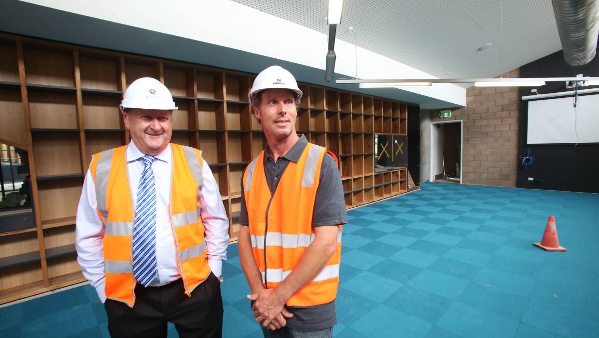 Mayor Cr Barry Lyons and Site Manager Adrian Hall. Bendigo Library. Picture: PETER WEAVING