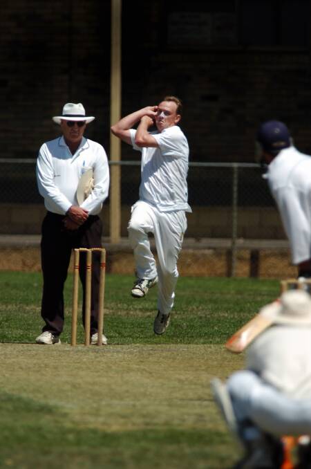 Anthony Walshe bowls for Strathfieldsaye.
pic by Andrew perryman on Sat14th Jan 2006