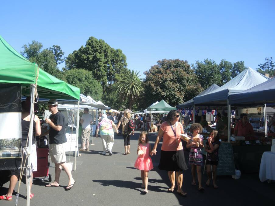 HOT SPOT: Bendigo Farmer's Market in full swing. Picture: WENDY WILLIAMS
