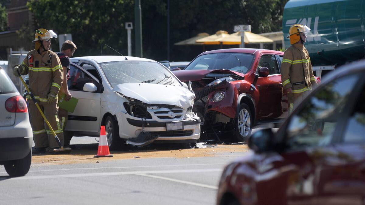Two car crash at major Bendigo intersection