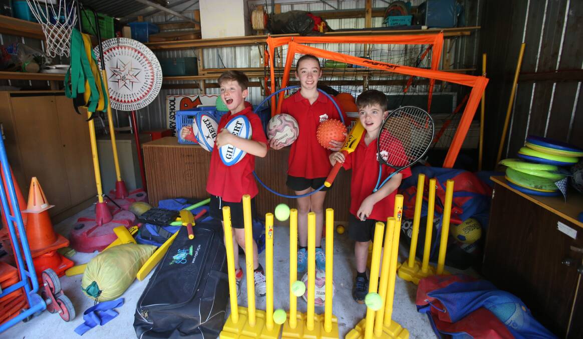 EXERCISE: Bendigo students Campbell Evans, Milly Boyle and Luca Evans. Picture: PETER WEAVING