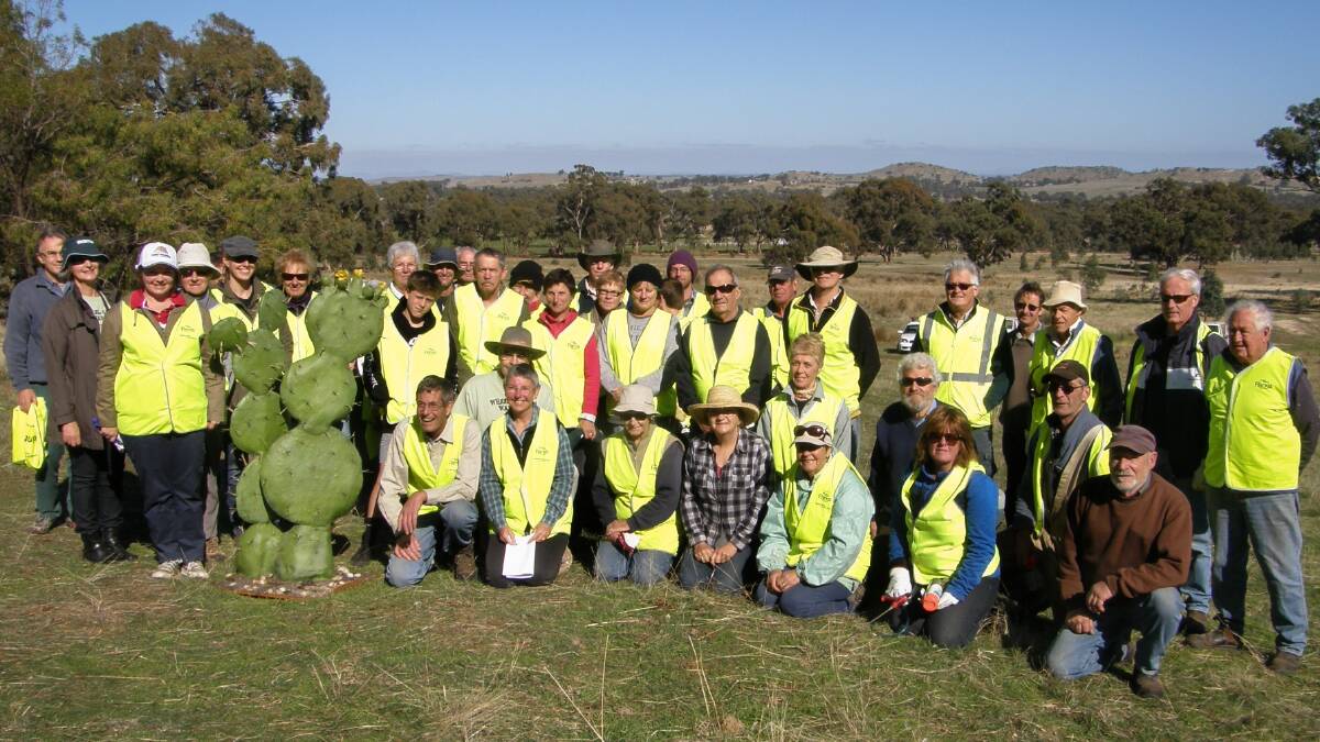 DETERMINED: The Tarrangower Cactus Control Group at its first community field day for the year on Sunday near Maldon. Picture: CONTRIBUTED