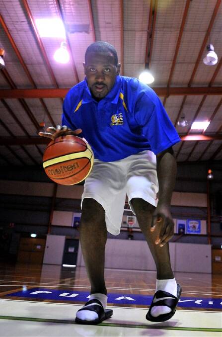 CENTRE OF ATTENTION: New Bendigo Braves import Ivan McFarlin made an immediate impression on his new coach and teammates yesterday when he had his first look at his new surroundings. Picture: BRENDAN McCARTHY