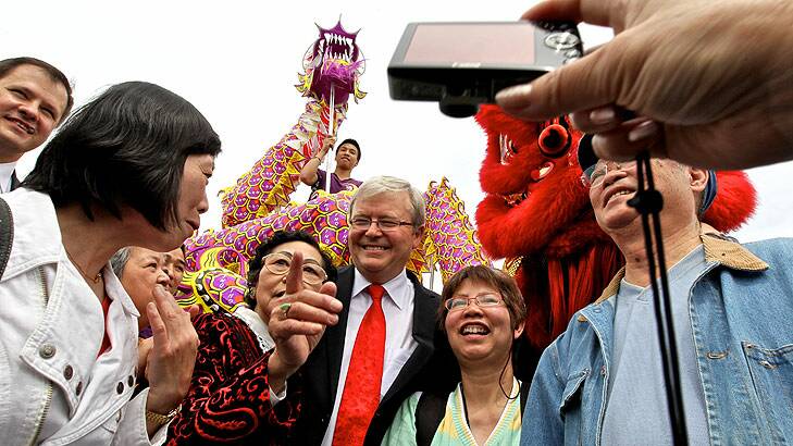 Former prime minister Kevin Rudd proved his continuing popularity with the Sydney Chinese community at the Lung Po Shan Chinese Memorial Gardens at Minchinbury today.