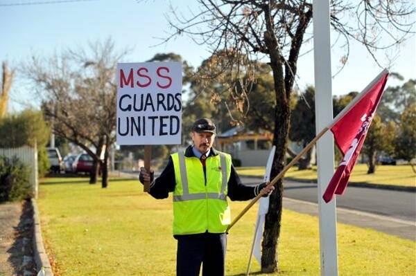 PROTEST: MSS security guard Peter campaigns outside Thales in Bendigo, calling for better working conditions and pay.