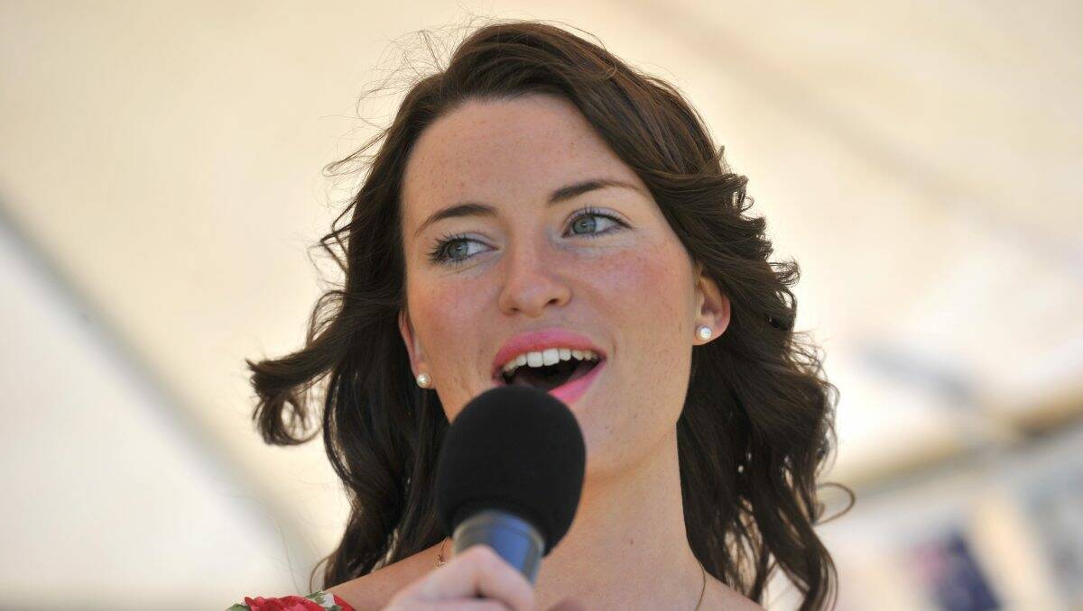 Alana Conway from Maiden Gully has been chosen to sing the national anthem at the Moonee Valley Cox Plate.