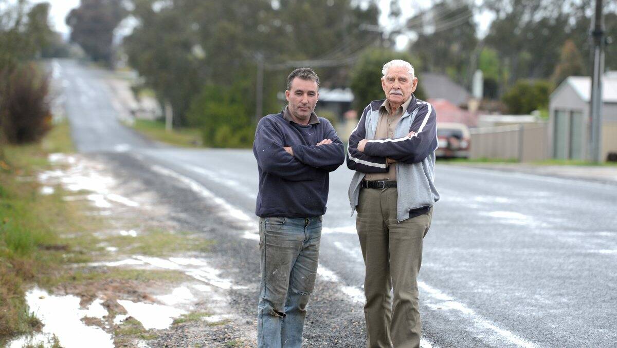 FED UP: White Hills residents Peter Tuohey and Kevin Cordell. Picture: JIM ALDERSEY