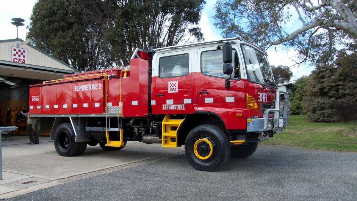 TEAM EFFORT: The Elphinstone CFA fire brigade’s new 3.4C tanker.  Picture: CONTRIBUTED