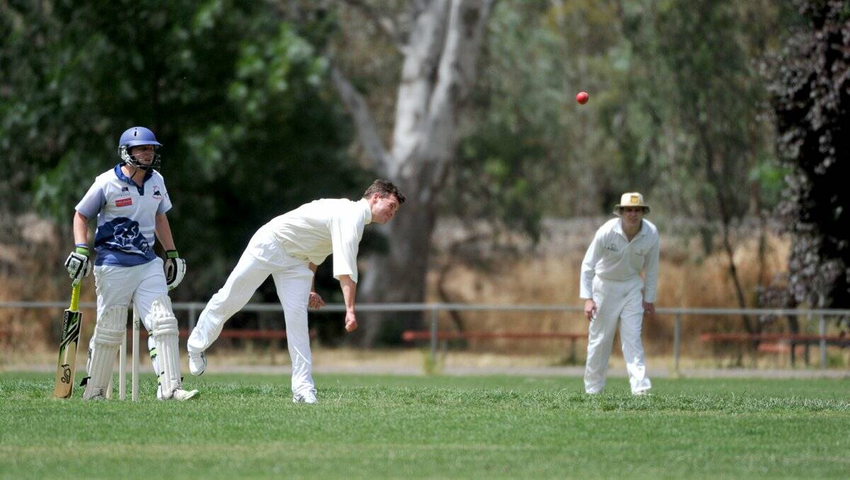 Tiger trundler: United’s Lachlan Shawyer bowls against Marong. Picture:JODIE DONNELLAN 