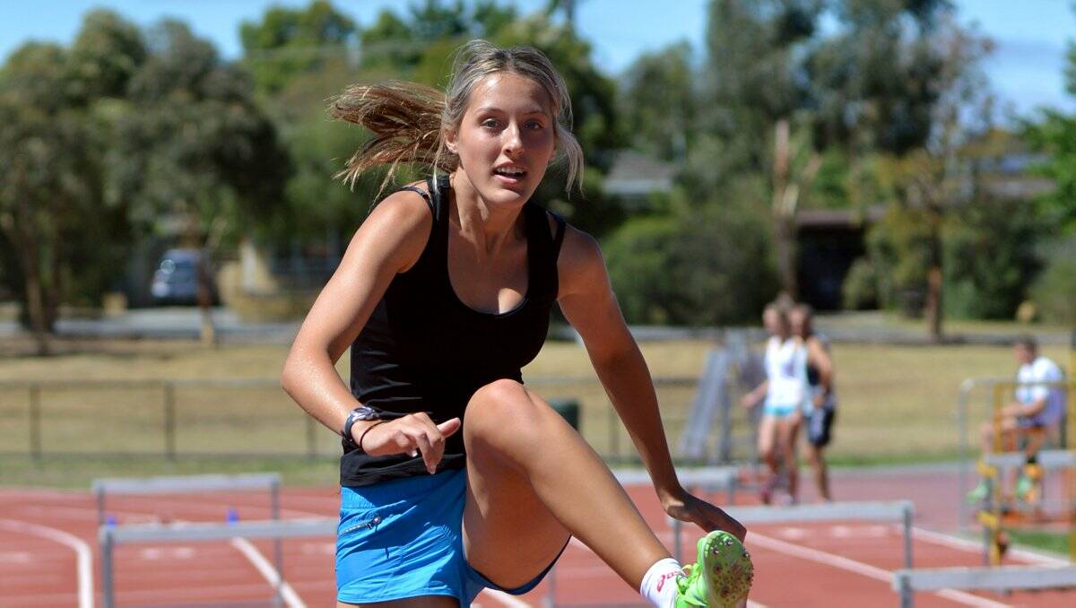 WORKING HARD: Rebekah Lock in training at the La Trobe University Bendigo athletics complex in Flora Hill. Picture: BRENDAN McCARTHY