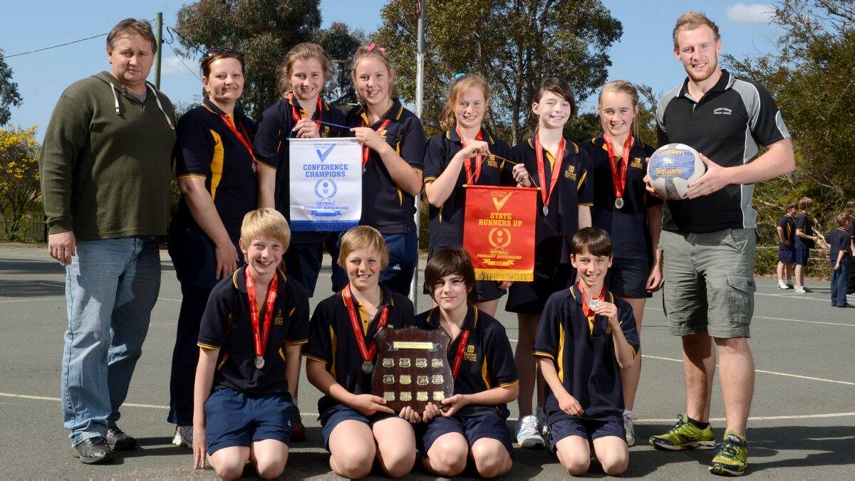RUNNERS-UP: Golden Square Primary’s mixed netball team, Back – team manager Allan Oxley, co-coach Melissa Barkmeyer, Ruby Barkmeyer, Imogen Rollinson, Hope Oxley, Kira Dillon, Dakota Poole and co-coach Stacy Fiske. Front – Jacob Draper, Zane Keighran, Jed Seipolt and Jesse Barilari.
