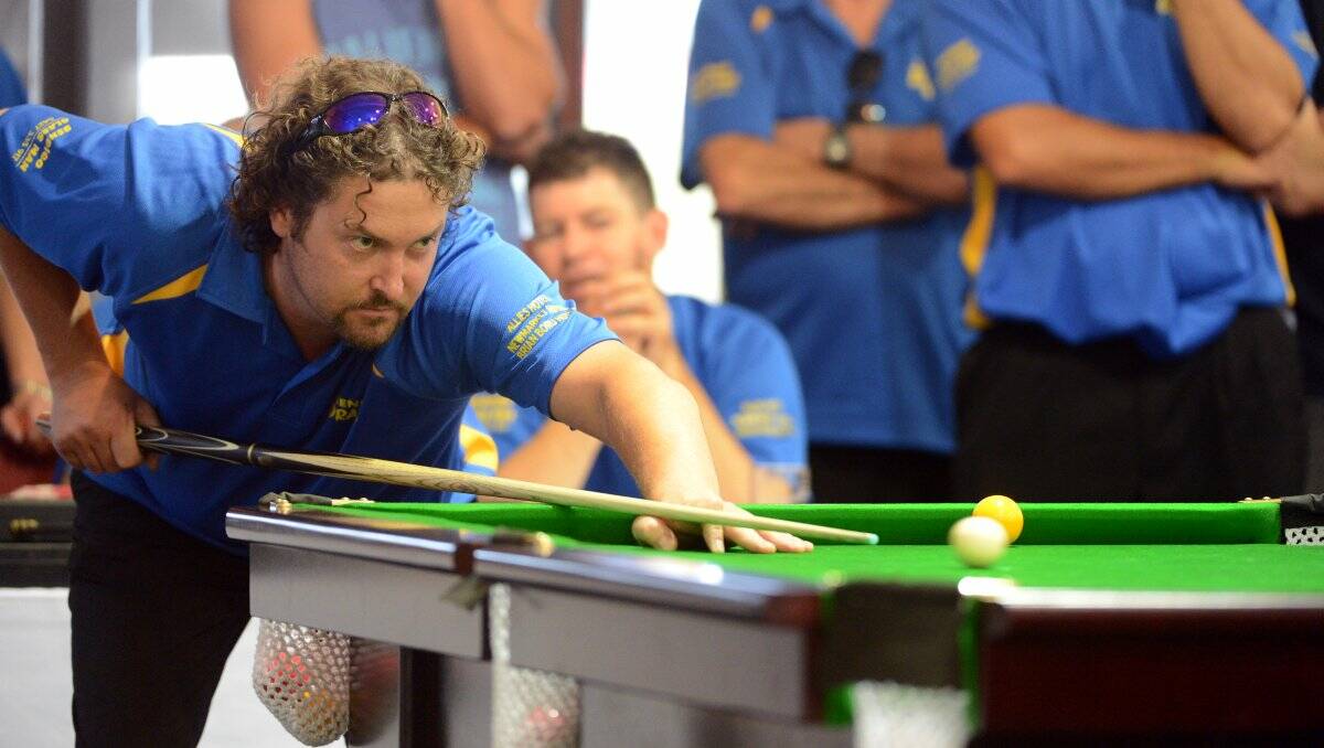 FIRED UP: Steve Pearce playing for Bendigo Dragons at the Eightball championships at the All Seasons Quality Resort in Benidgo. Pictirre: JIM ALDERSEY.