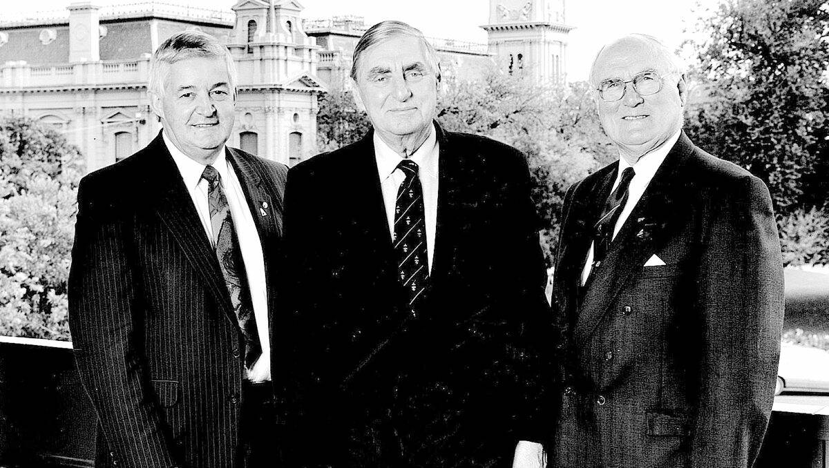 A Bendigo Advertiser picture of City of Great Bendigo chief commissioner Peter Ross-Edwards, flanked by commissioners Gordon McKern and Les Croft.