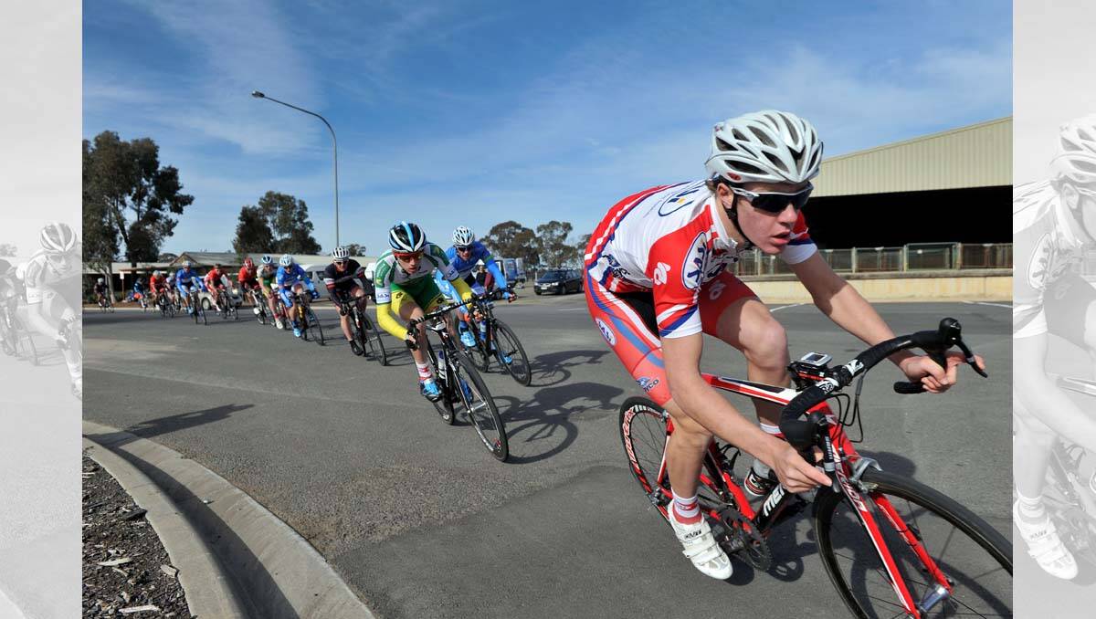 Stage two of the Bendigo Cycling Tour- criterium at the Huntly Saleyards. Picture: Julie Hough