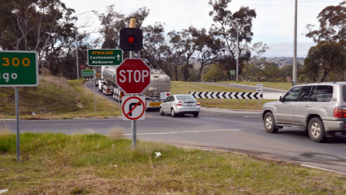 Cars line up to cross at the Ravenswood intersection. Picture: BRENDAN McCARTHY